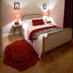 1 Bedroom Flat With Castle View