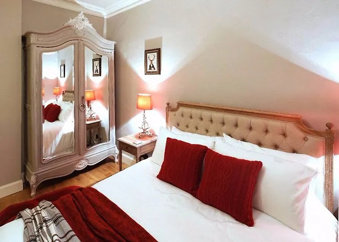 1 Bedroom Flat With Castle View