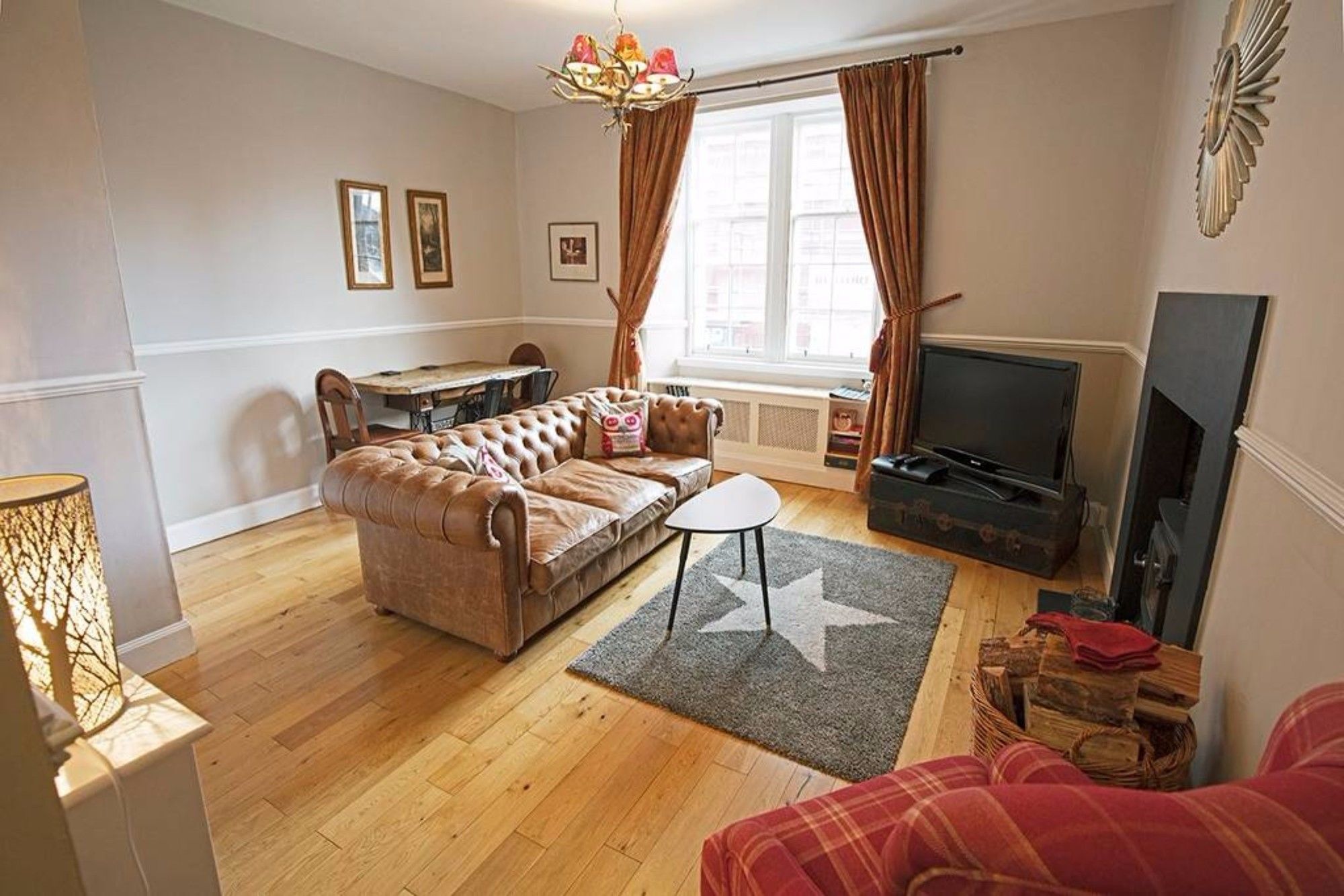 1 Bedroom Flat With Castle View Edinburgh